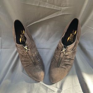 Aerosoles brown shimmering faux leather 3 inch heels